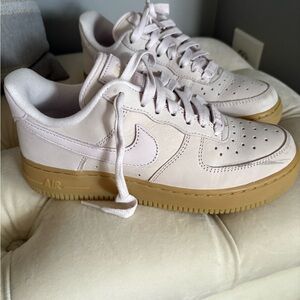 Nike Sneakers in Soft Pink and Tan